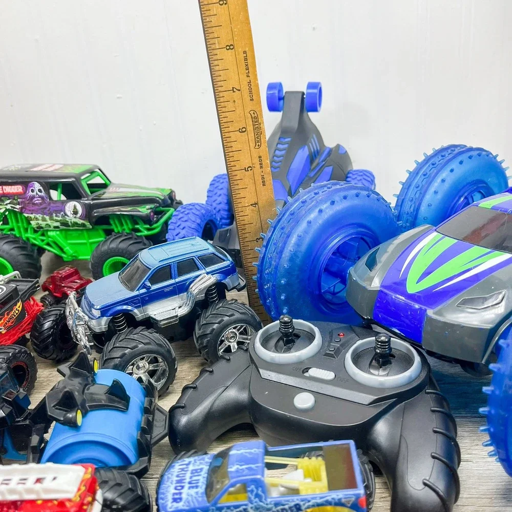 Monster Jam Truck Lot Grave Digger Blue Thunder RC Stunt Cars Hot Wheels 15pc
